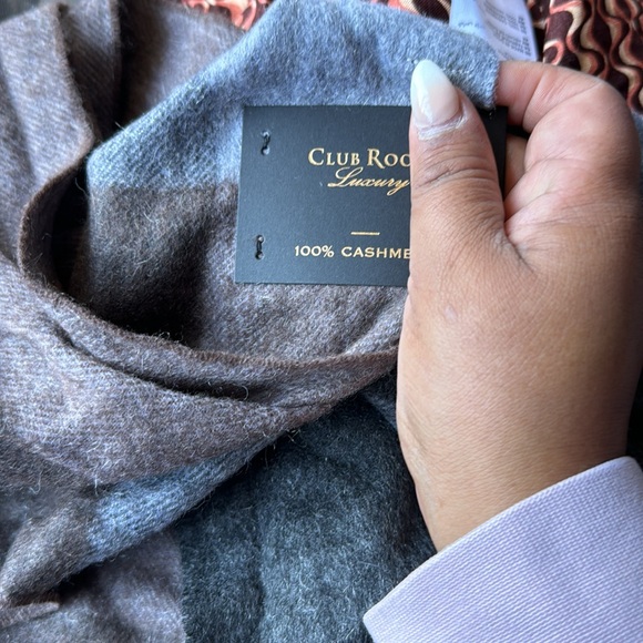CLUB ROOM Men's 100% Cashmere Plaid Scarf Tan/ Grey ONE SIZE - Picture 5 of 5